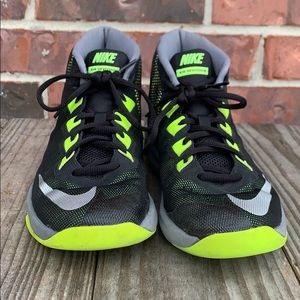 Boys Size 5.5 Nike Basketball Shoes